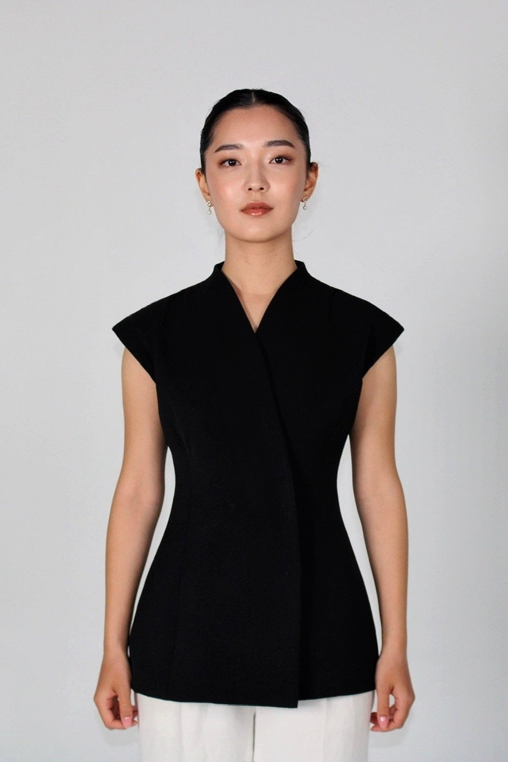 Asyl - Two-in-One Vest - Black