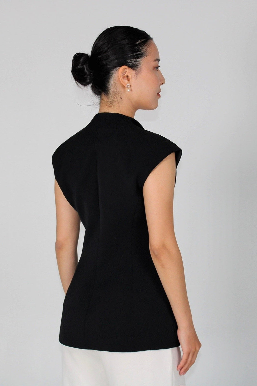 Asyl - Two-in-One Vest - Black